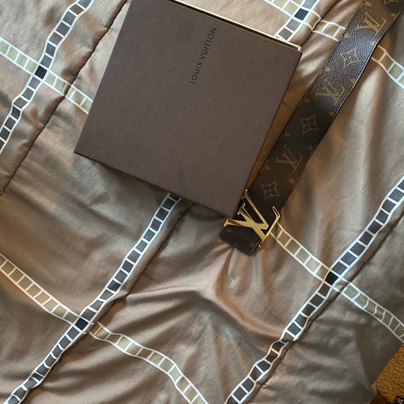 Louis Vuttion belt - Picture 3 of 4